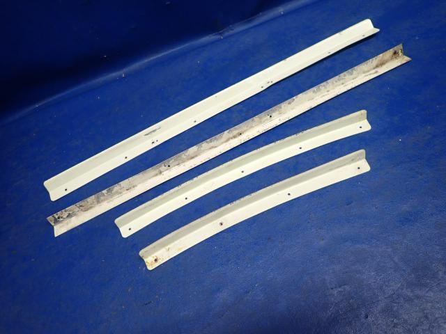 NPN Piper - Retainer Set - Left Center Window